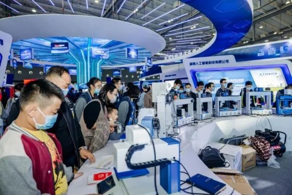 人工智能参展主体 探讨人工智能在展览中的应用与发展