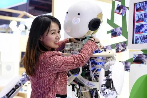 中国人工智能佳佳 领跑人工智能领域的中国AI机器人