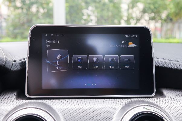 人工智能小型SUV 探索未来智能出行新模式