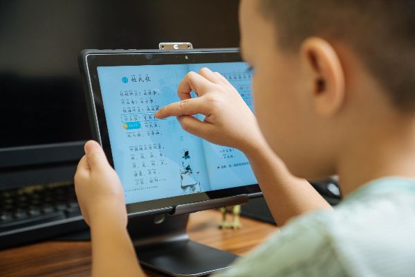 人工智能家教机 智能家庭教育新利器
