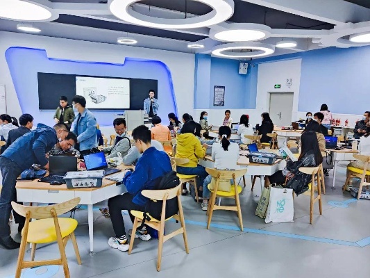 武汉市人工智能课程 开启人工智能时代的学习之路