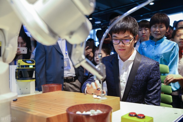 人工智能围棋大战 探讨人工智能在围棋领域的应用与挑战